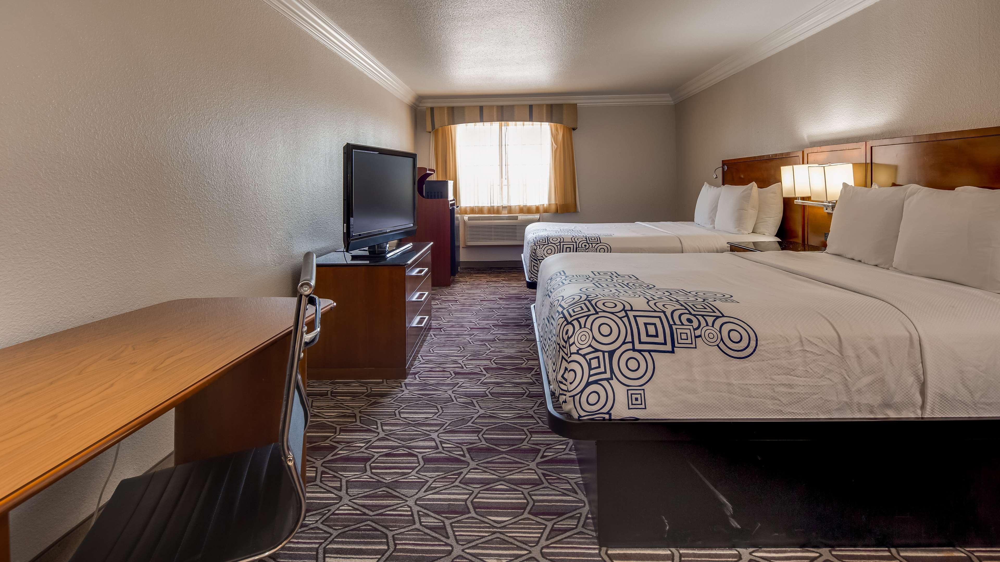 Surestay Plus By Best Western Fort Worth Benbrook Exterior photo