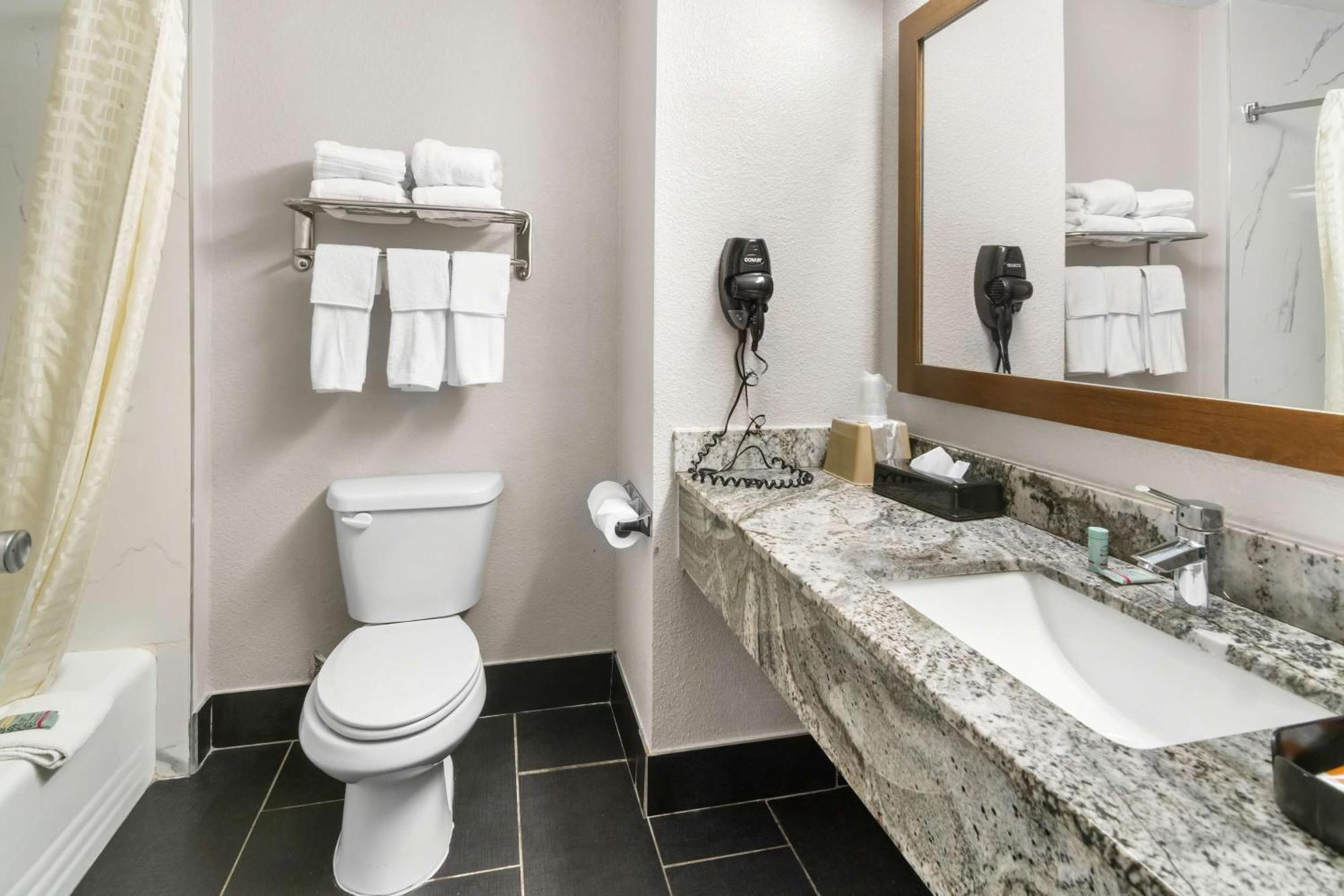 Surestay Plus By Best Western Fort Worth Benbrook Exterior photo