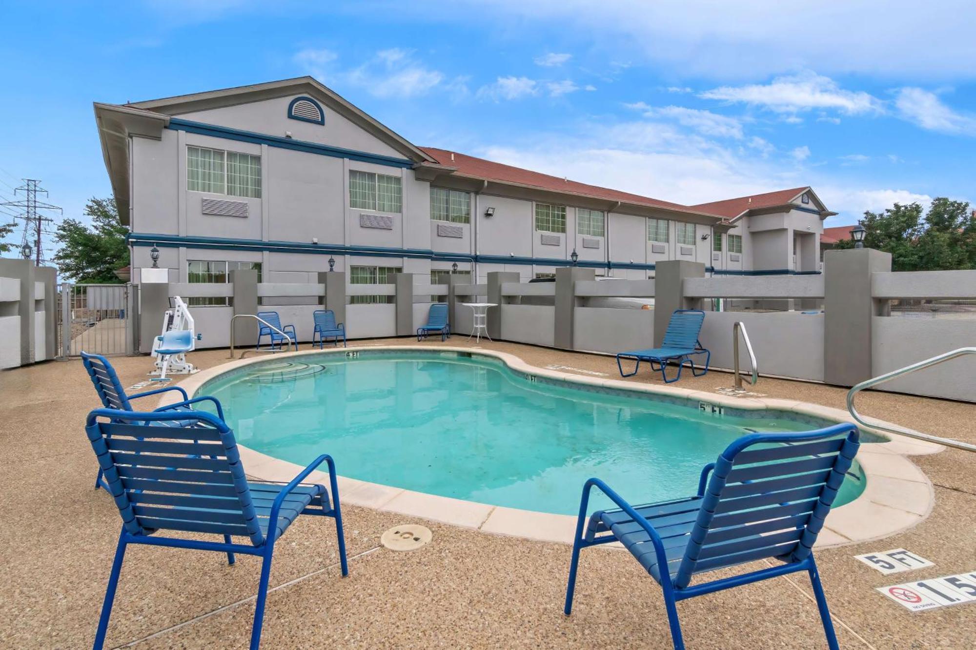 Surestay Plus By Best Western Fort Worth Benbrook Exterior photo