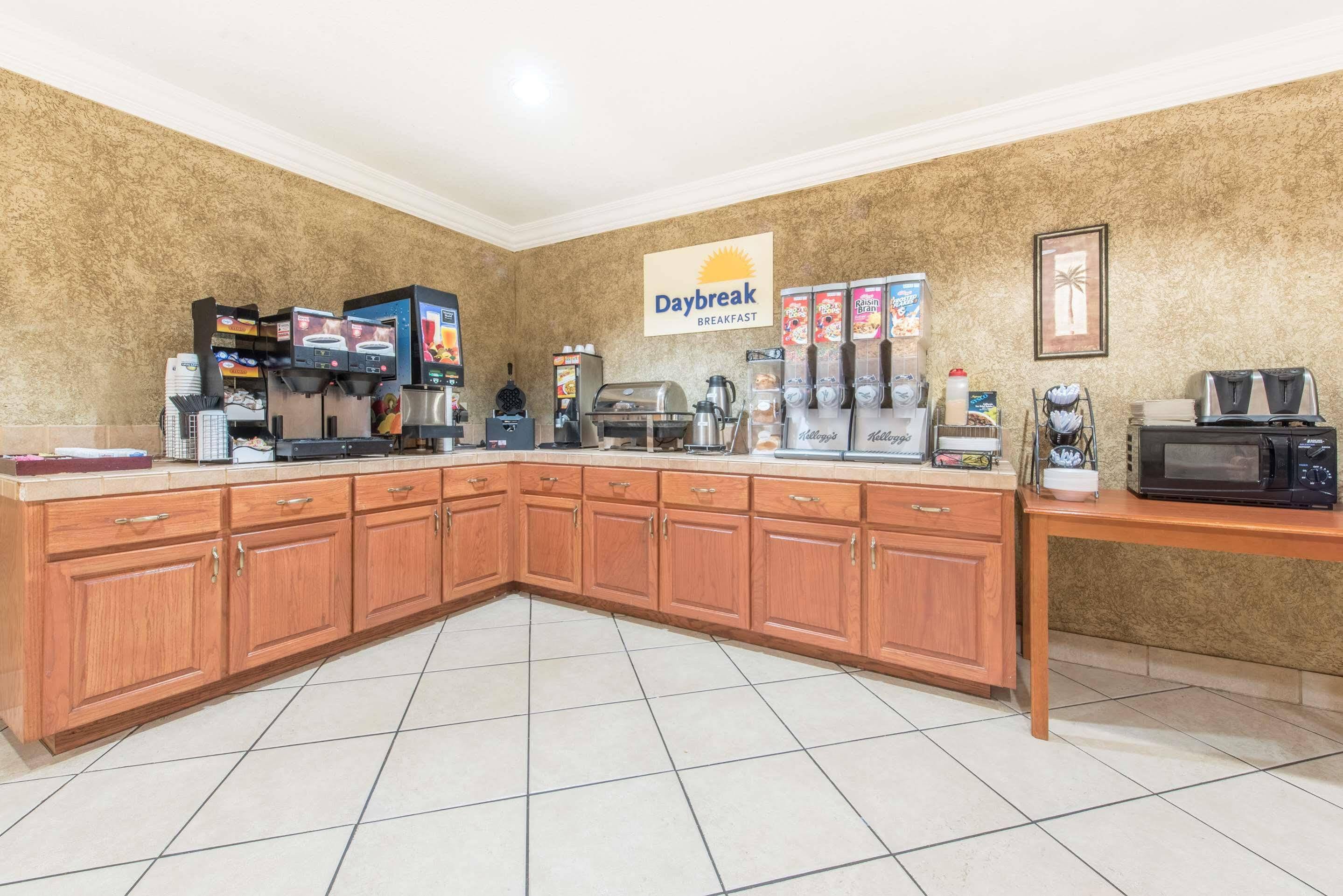 Surestay Plus By Best Western Fort Worth Benbrook Exterior photo